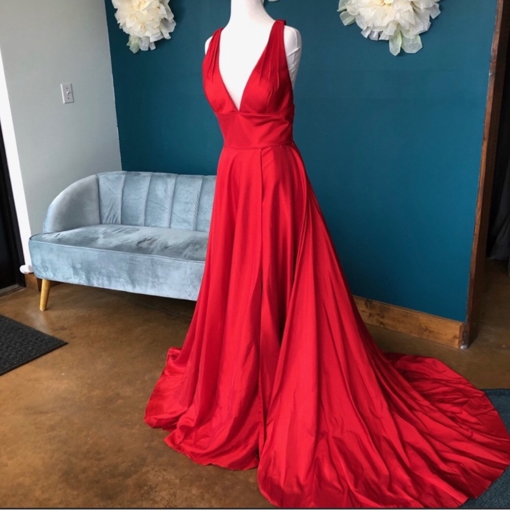 *BUT IT NOW * NWT Sherri Hill 👗